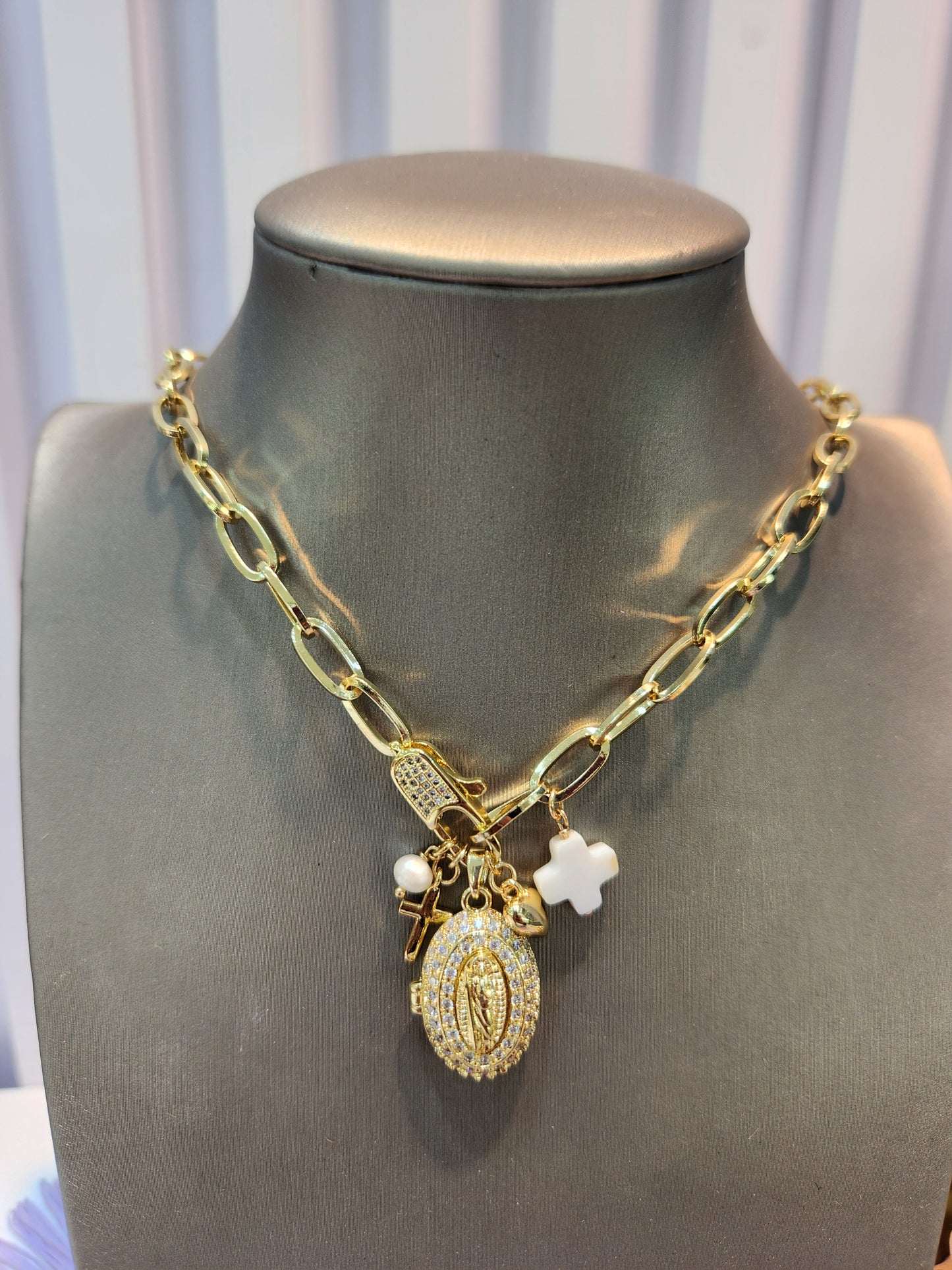 Collar camafeo zirconia san judas dijes