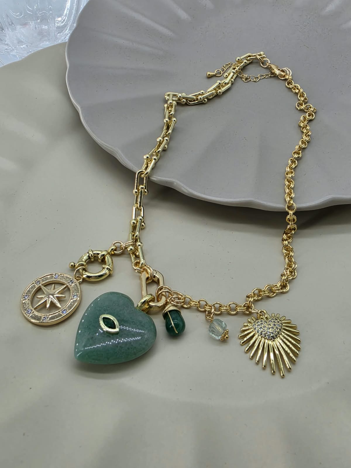 Collar multijes, corazón piedra natural.