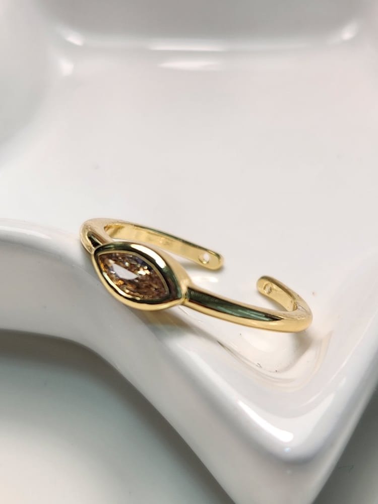 Anillo ajustable delgado oval bisel
