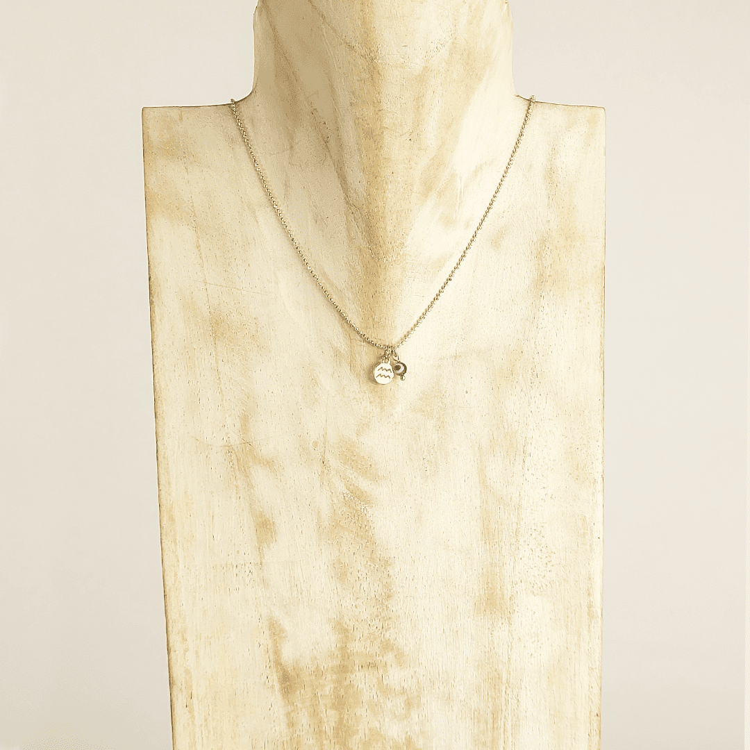 Collar con dije zodiazo y piedra ojo turco, acuario