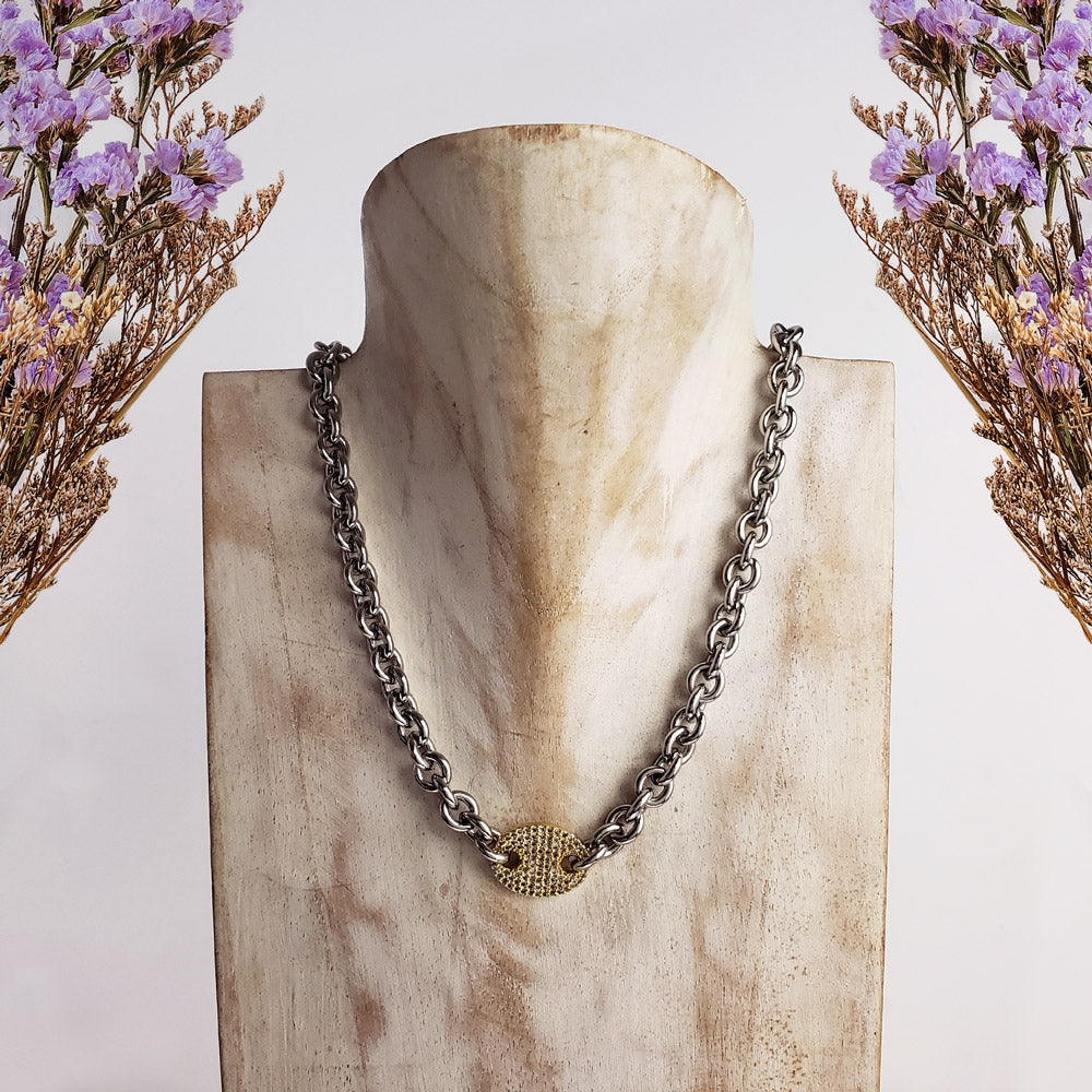 COLLAR CADENA ESLABONES RODIO PLACA OVAL ZIRCONIAS EN CHAPA DE ORO