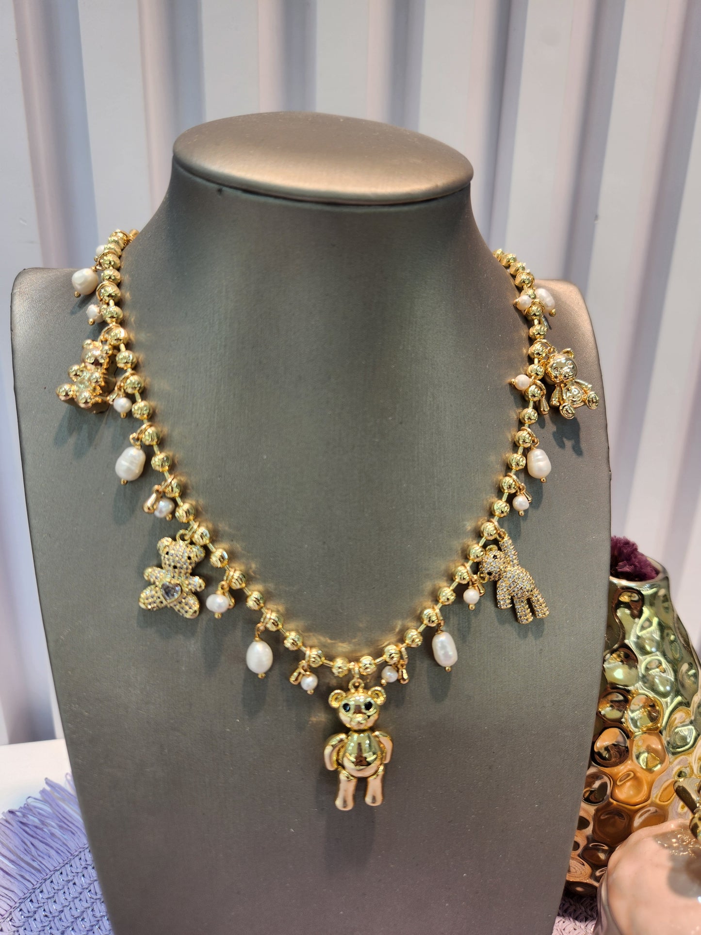 Collar bolas dijes osos y perlas