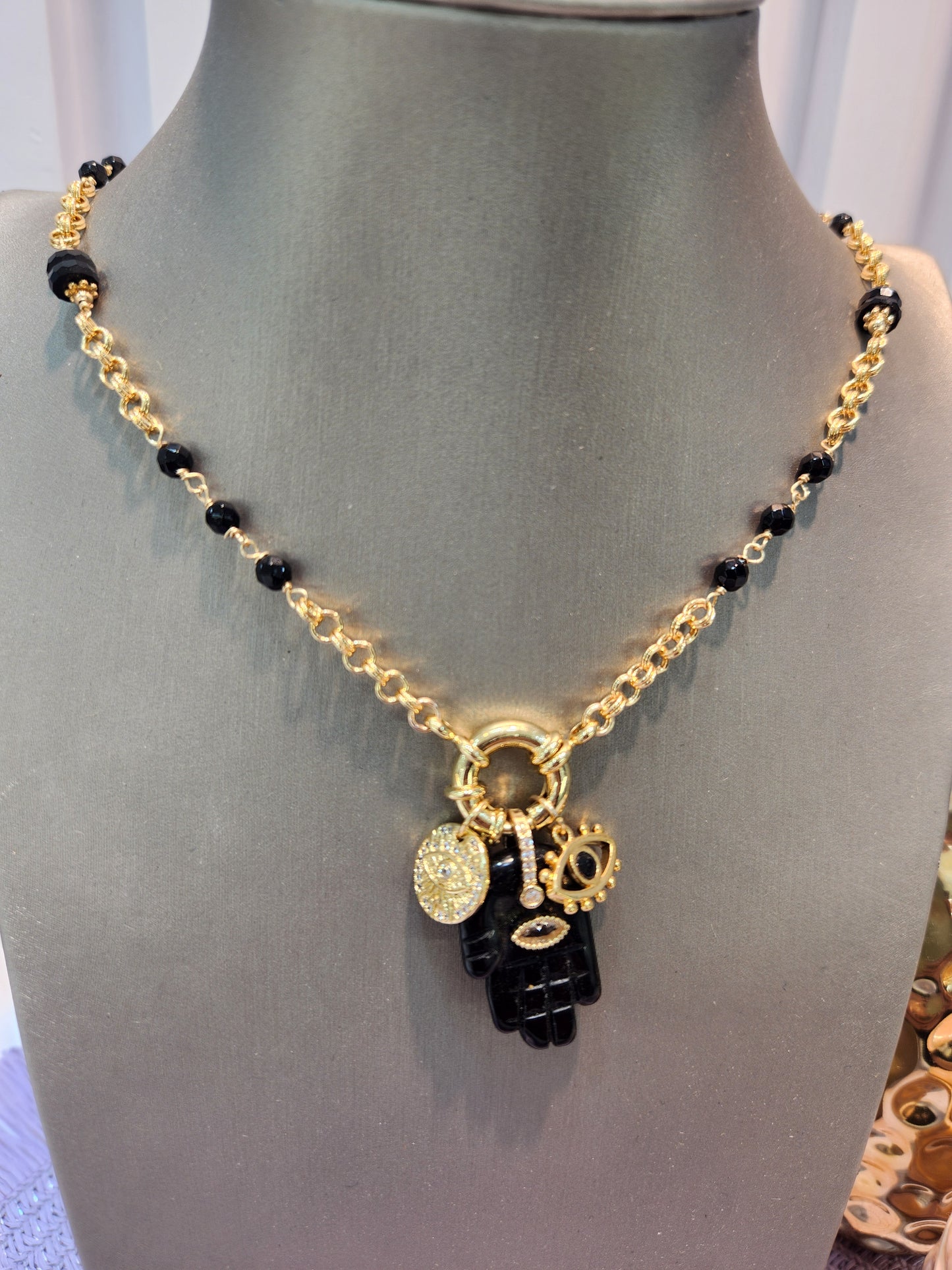 Collar largo piedra natural mano hamsa onix