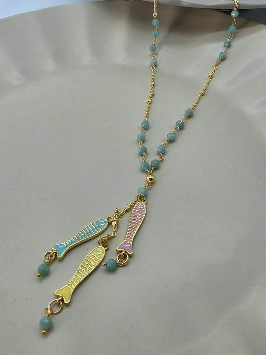 Collar en V piedra amazonita peces pastel.