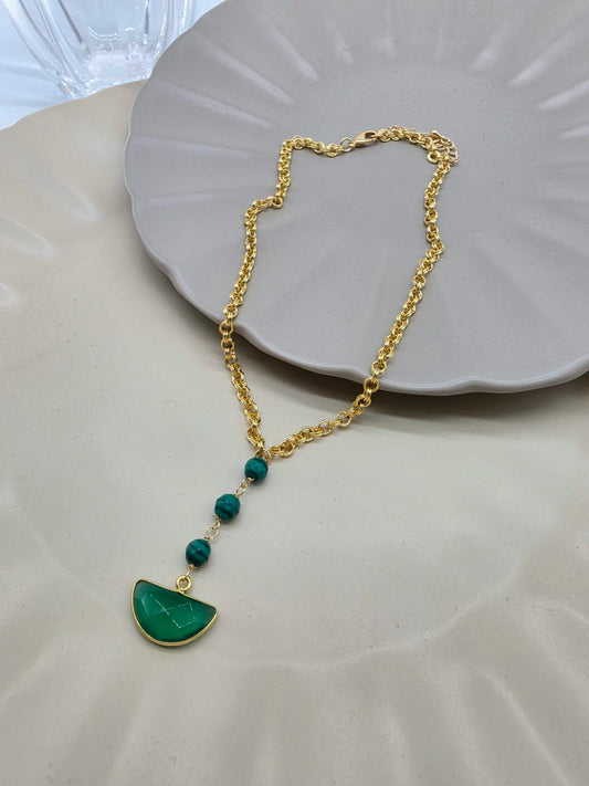 Collar corto malaquita verde.