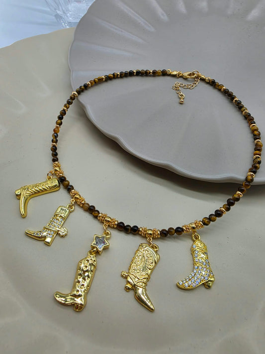 Choker ojo de tigre dijes botas.