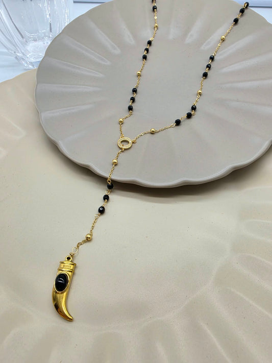 Collar en V onix cuerno.