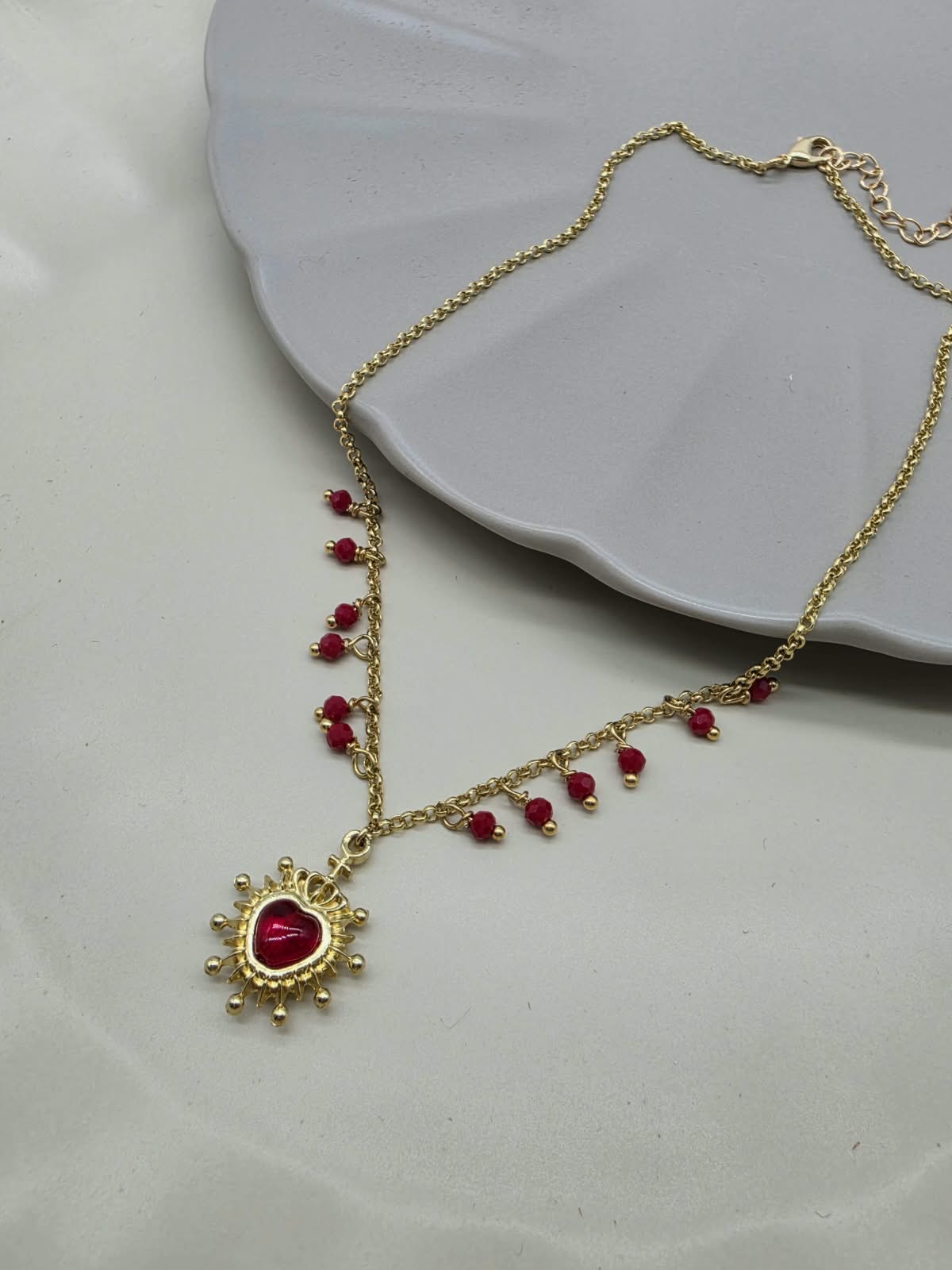 Collar cristal corazón rojo mini.