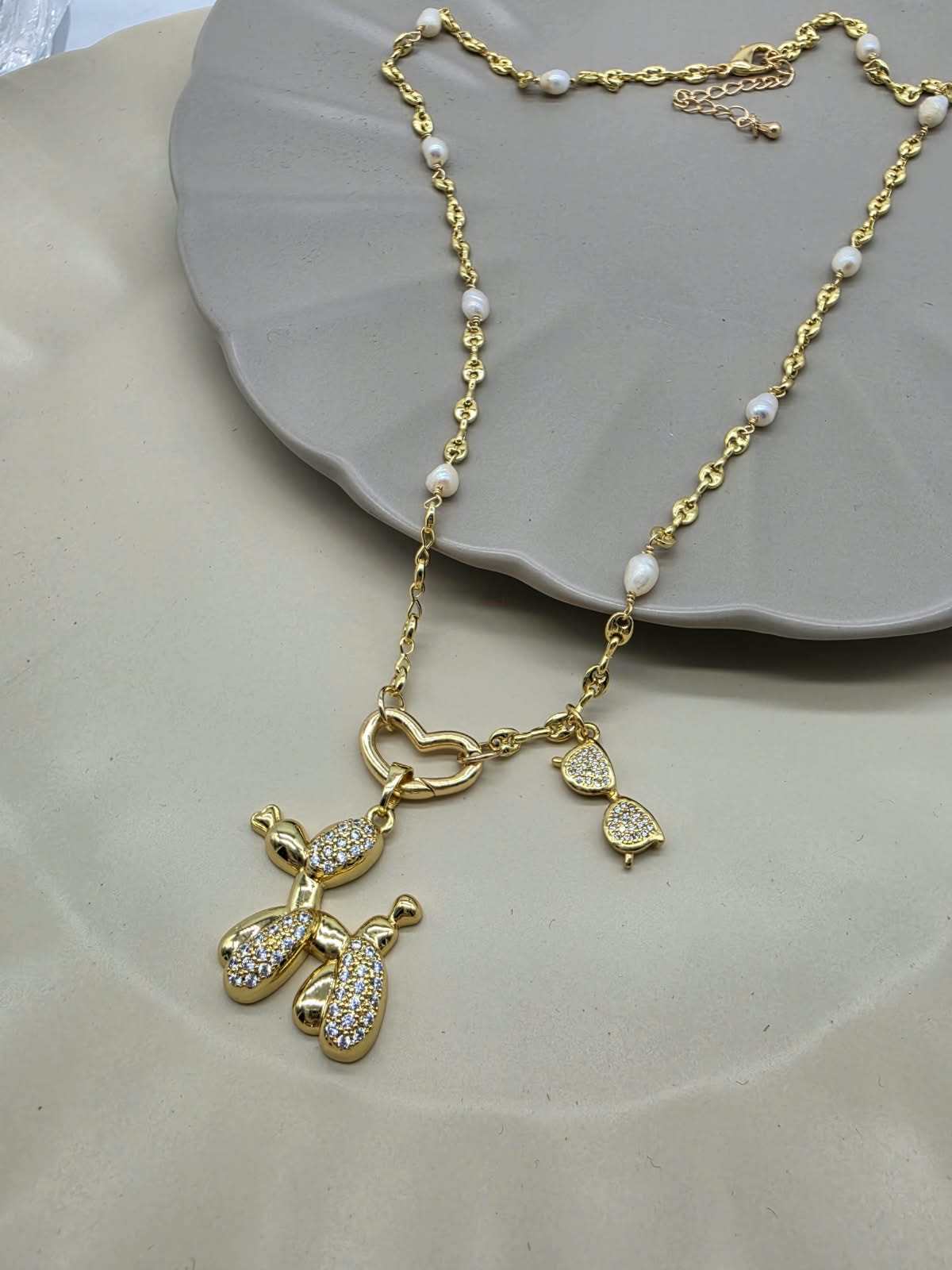 Collar cadena botón mini perla perrito zirconia.