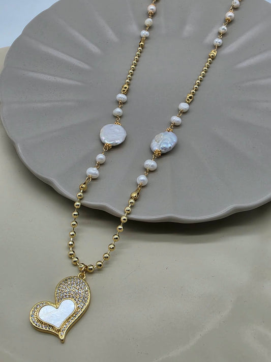 COLLAR PERLAS MONEDA DIJE CORAZON ZIRCONIA MADRE PERLA