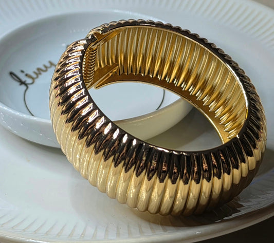 BRAZALETE RAYADO DORADO