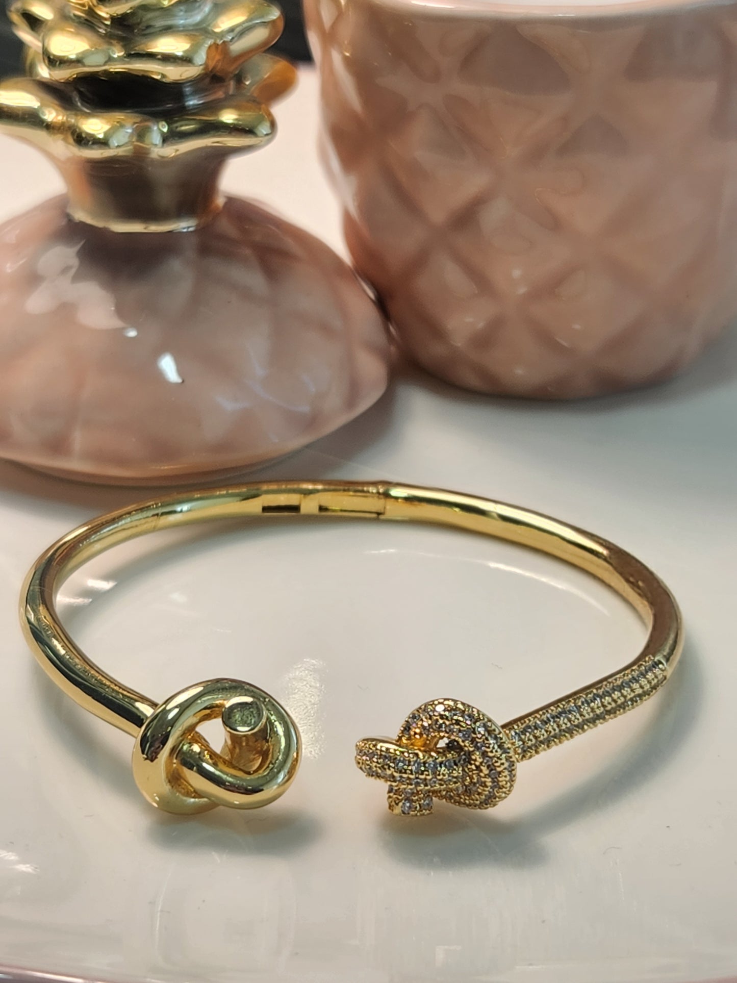 Brazalete delgado nudos zirconia