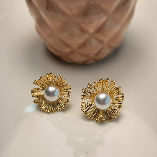 Arete flor alambre perla centro