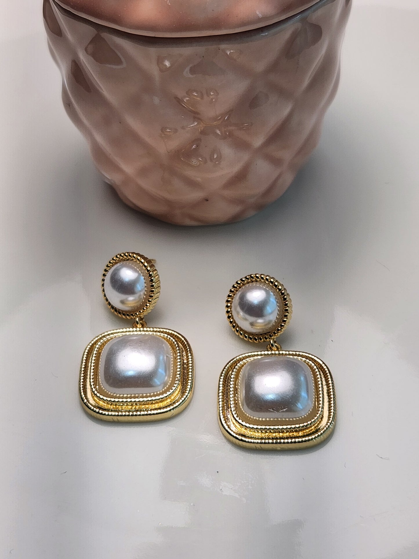 Arete circulo cuadro colgando perla sintetica