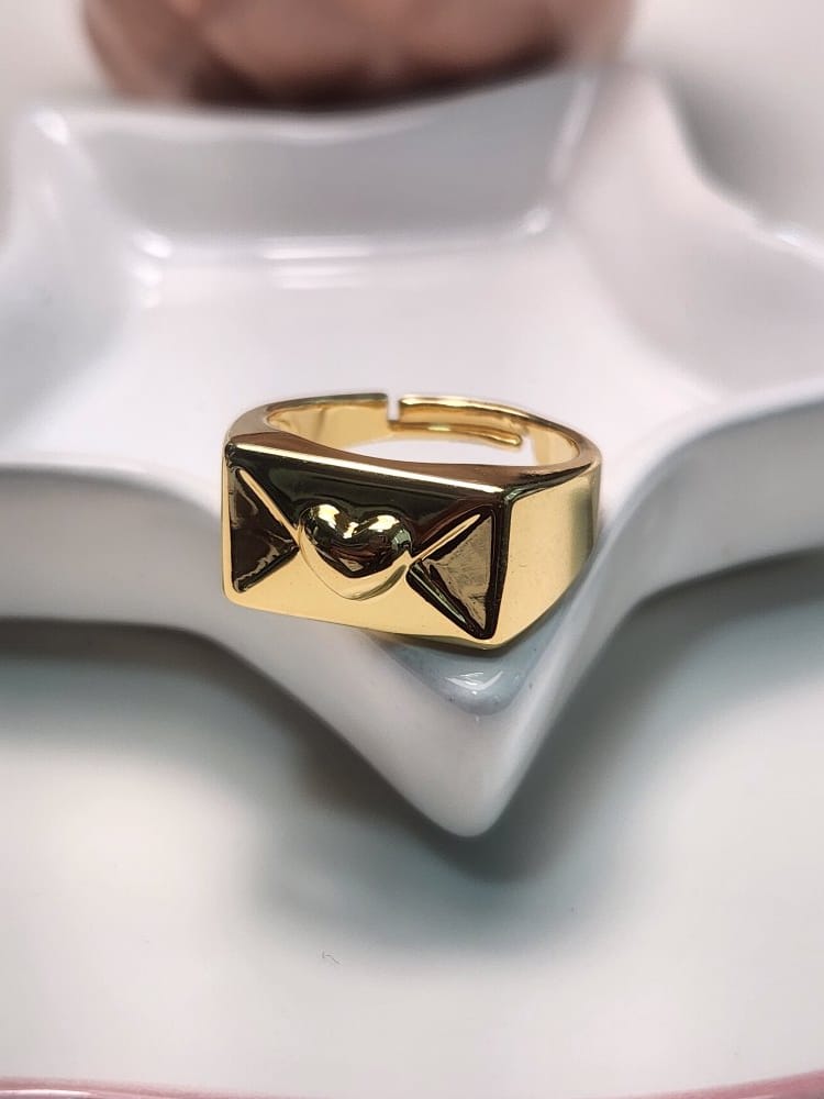 Anillo ajustable liso sobre con corazon