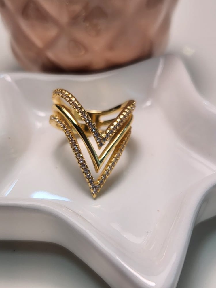 Anillo ajustable lineas delgadas zirconia en pico