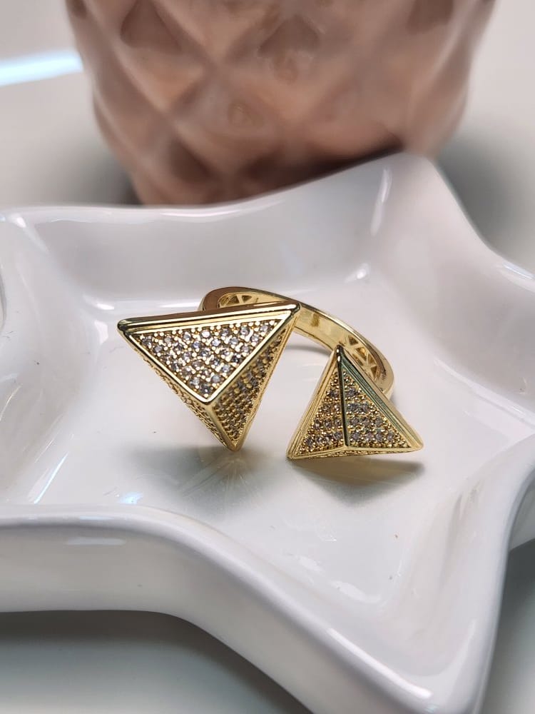 Anillo ajustable triangulo picos zirconias