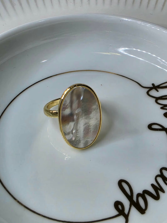 ANILLO OVAL MADRE PERLA