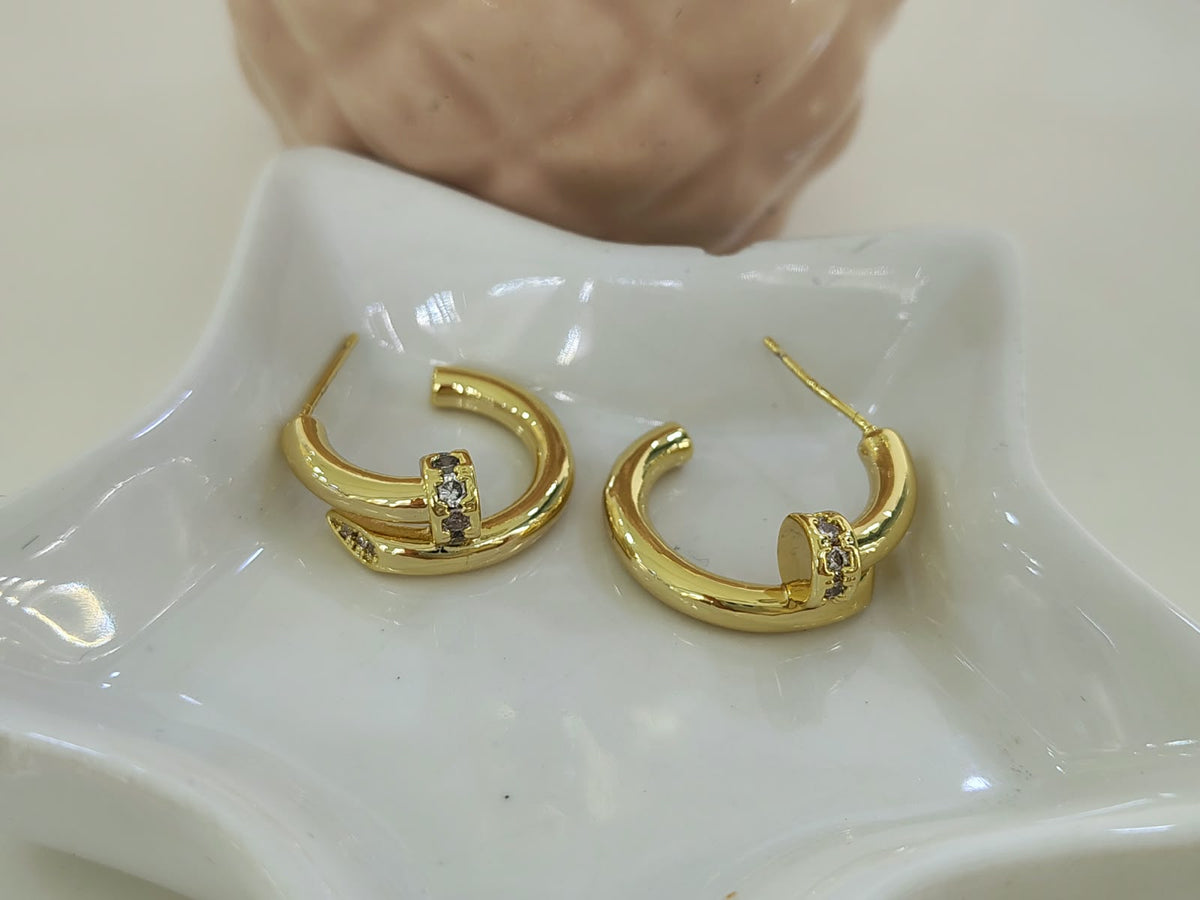 ARETE CLAVO DORADO
